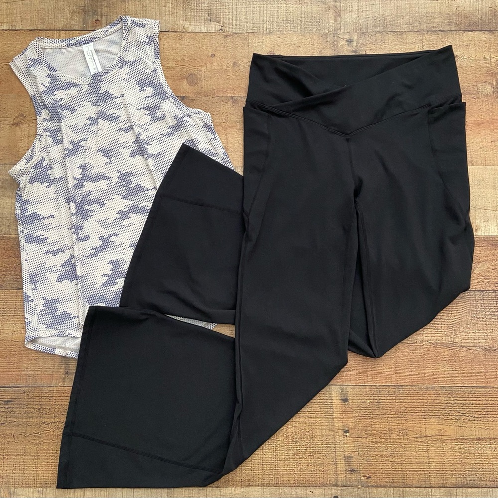 YOGA PANTS Fabletics PureLuxe Black Flared Excellent Condition - Picture 2 of 10